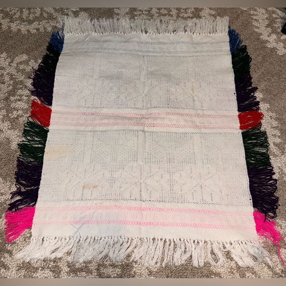 Colorful Floral Woven Rug🪻 - Picture 4 of 4